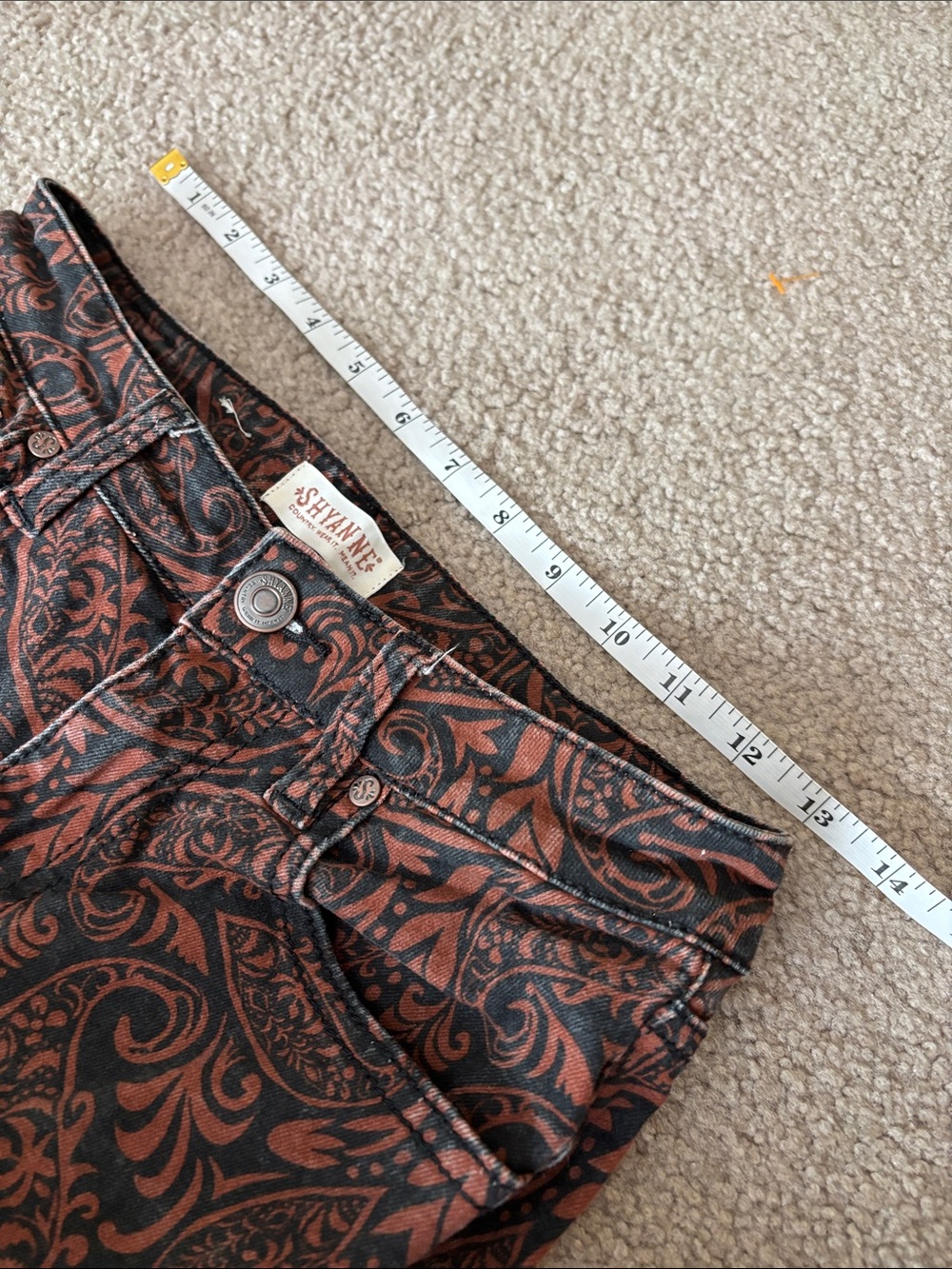Shyanne Paisley Bell Bottom Jeans - Black & Brown Women’s size 28 x 34L - Picture 2 of 8